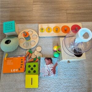 Lovevery The Babbler Play Kit